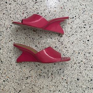EUC Reformation hot pink Enya wedge sandal 9